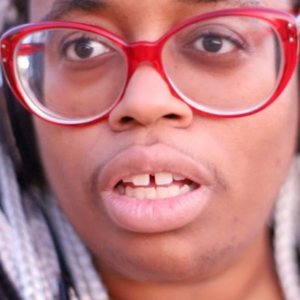 Meet your Posher, Naima
